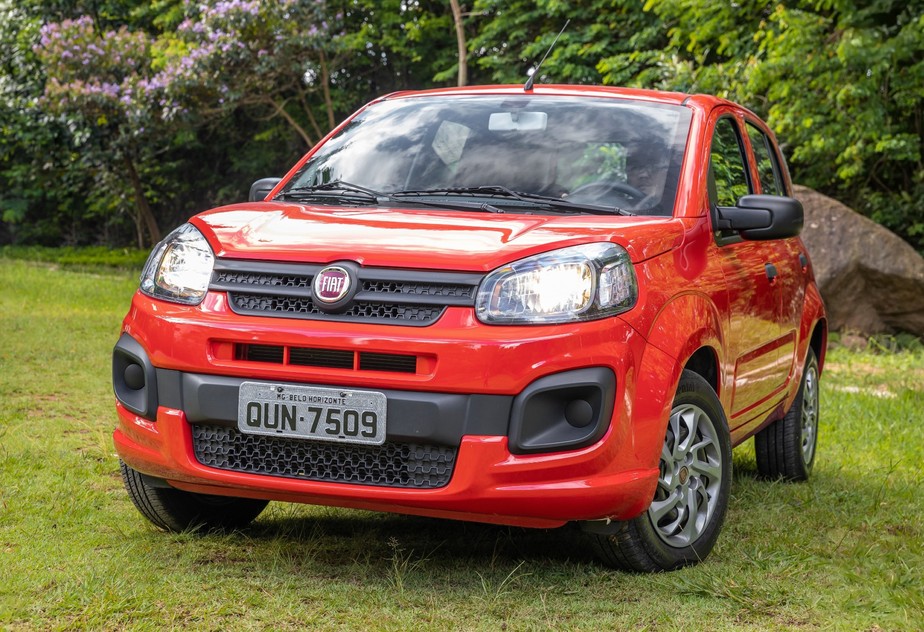 Fiat Uno Mille  Como era o primeiro carro popular do Brasil