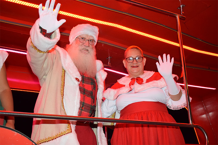 Carreta Batidão da Alegria chega com Papai Noel nesta sexta em Castilho –  Roni Paparazzi