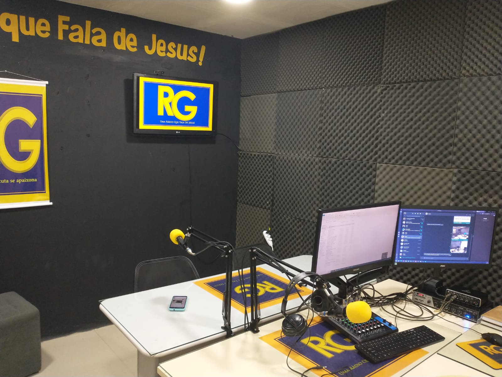 estúdio da radio geneses aaa