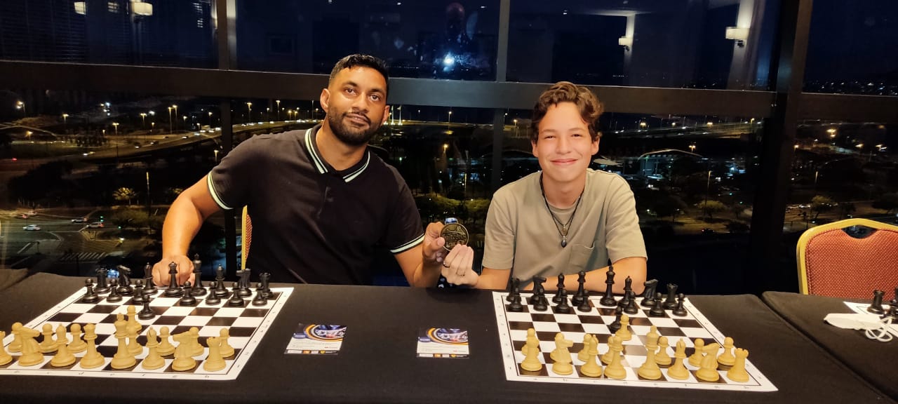 ATLETAS DE LACERDÓPOLIS PARTICIPARAM DO FESTIVAL INTERNACIONAL DE XADREZ FLORIPA  CHESS OPEN - MUNICÍPIO DE LACERDÓPOLIS